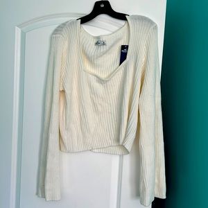 Sweetheart bell sleeved Hollister sweater